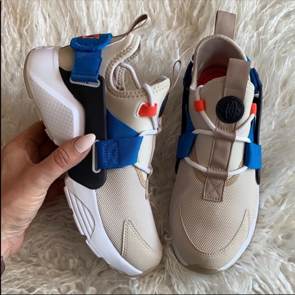 NWT Nike Huarache City - Picture 6 of 8